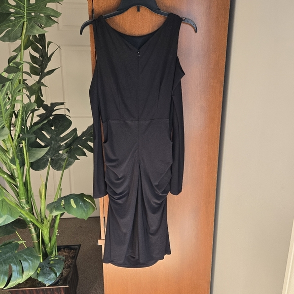Laundry By Shelli Segal Black Bodycon Cold Shoulder Midi Dress With Rouching - Picture 2 of 4